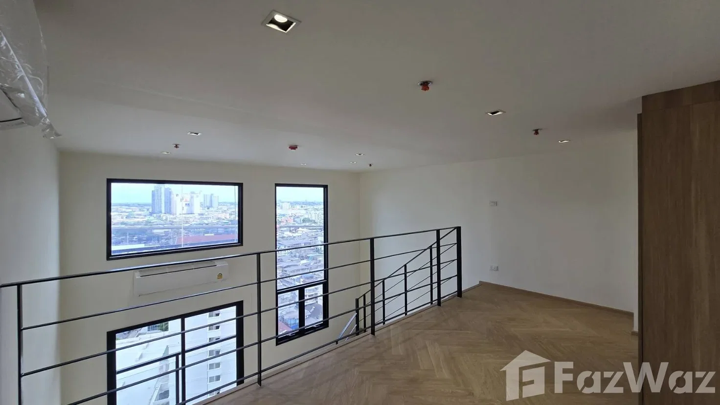 picture NA REVA Corner room, loft style. 6915565 - 6/7