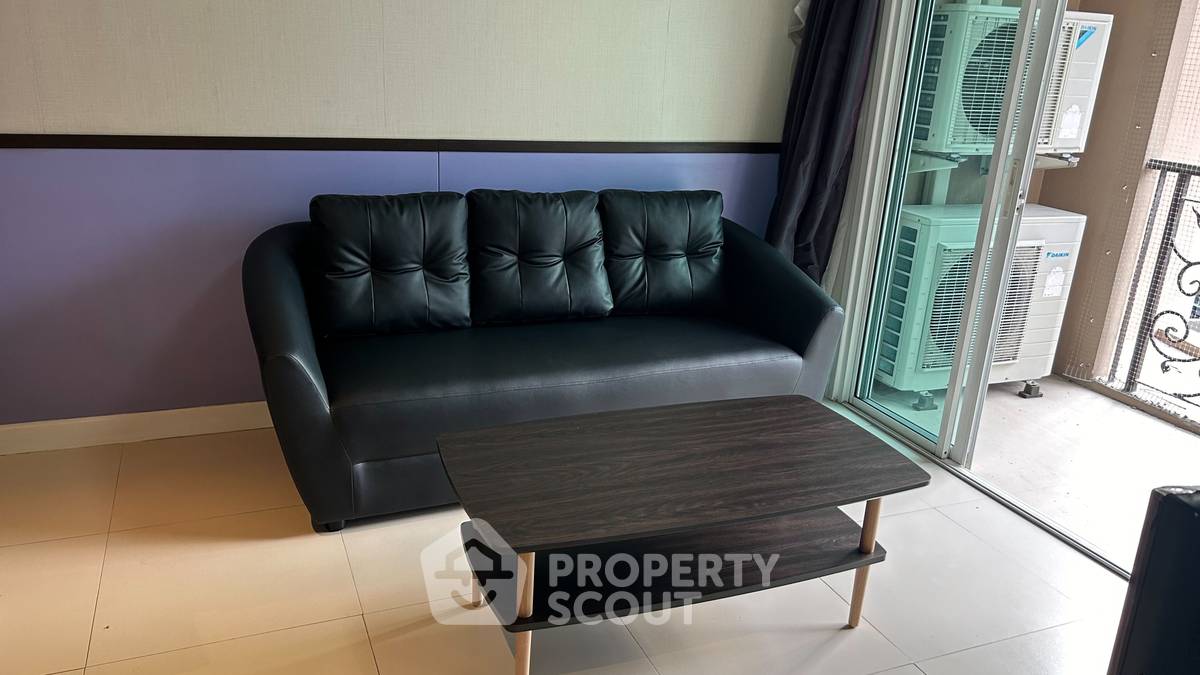 picture Pet-Friendly 1-BR At Le Nice Ekkamai Condominium Near BTS Ekkamai (ID 1877022) - 1/10