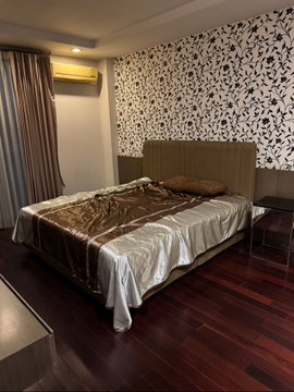 Condo for rent, 300m. from BTS Phloen Chit. 