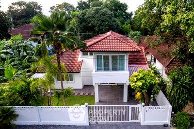 Houses for sale Hua Hin Prachaubkirikhan : 3-Bedroom Villa, Private 2-Storey Home Near Hua Hin Town (ID 3483360)