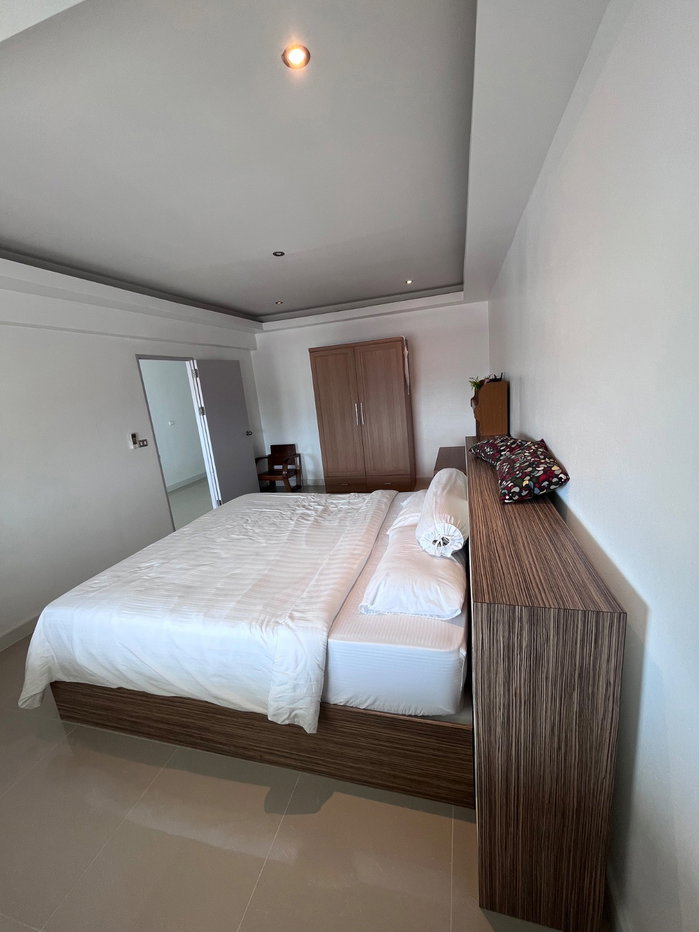 picture 3 Bed family top floor condominium at Baan Thanarak - 12/16