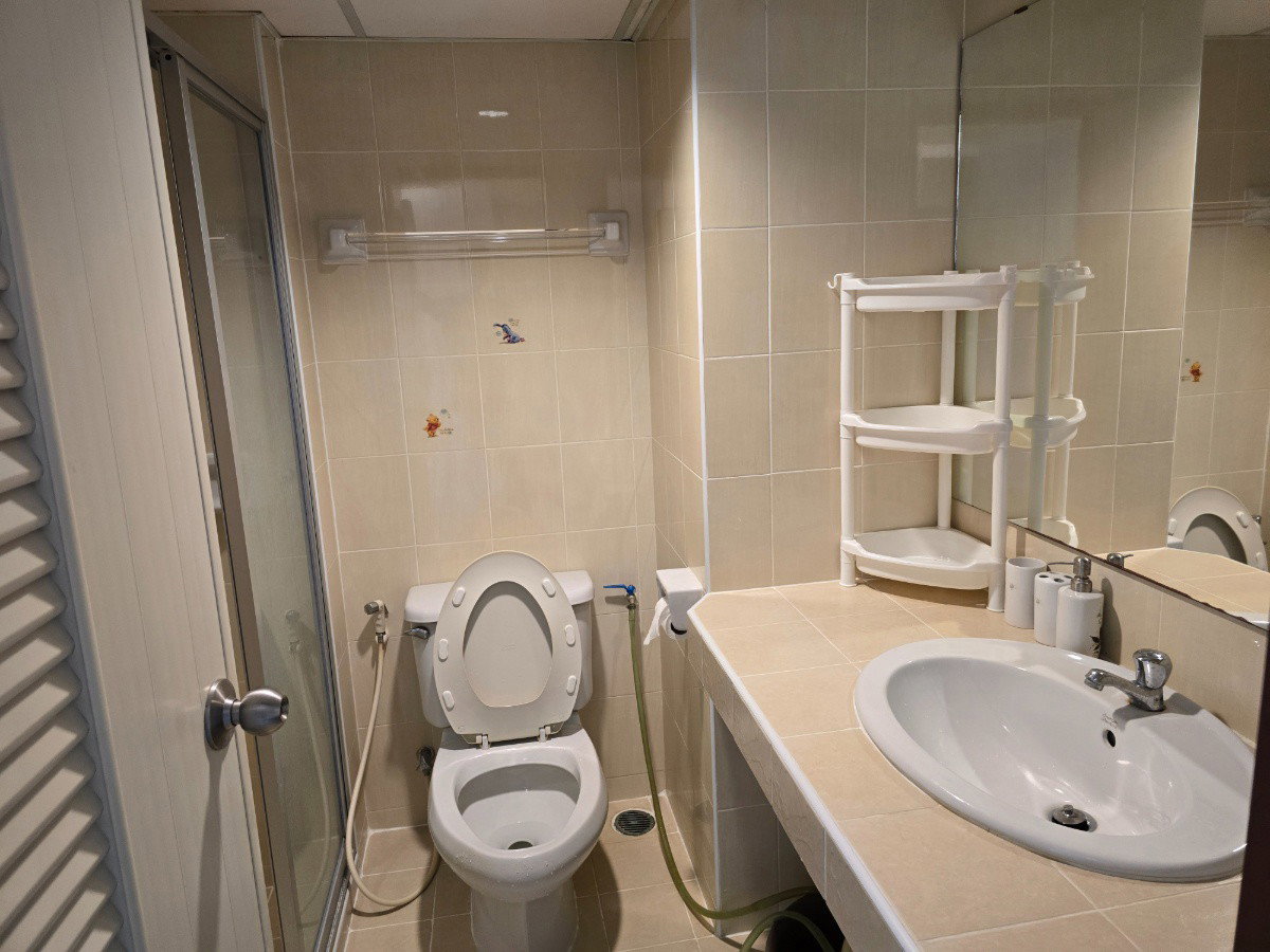 picture College View Condo 1 - 4/7