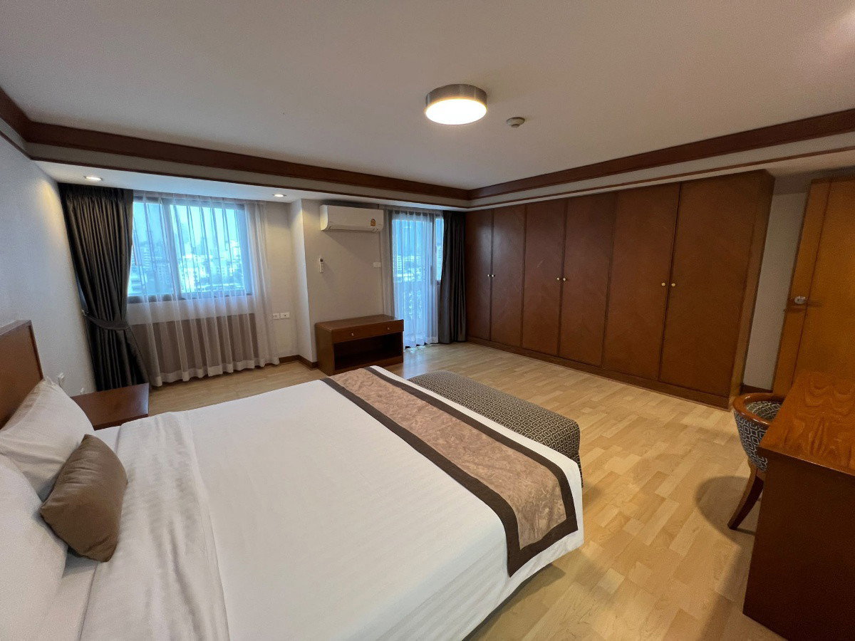 picture United Tower Thonglor | Spacious 2-Bedroom Fully Furnished Apartment for Rent - 10/12