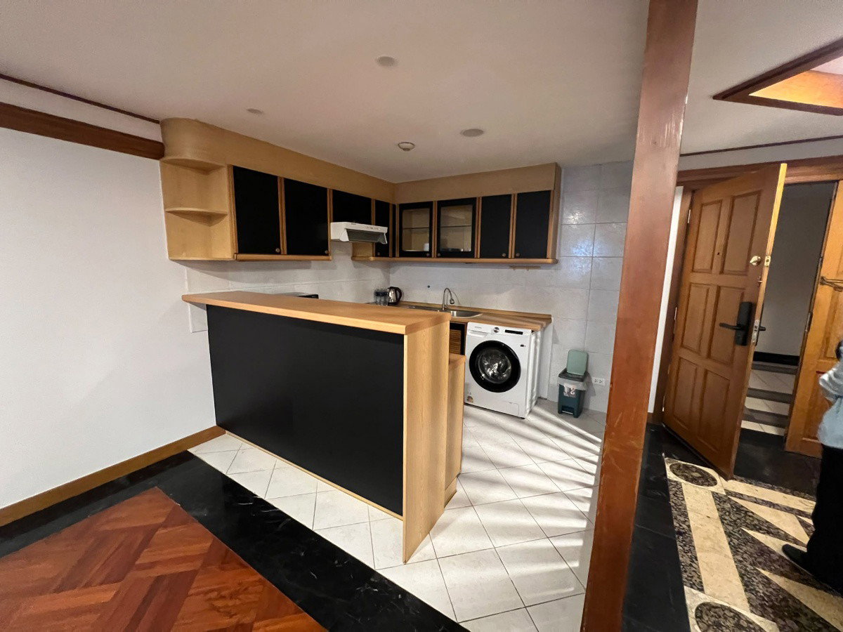 picture United Tower Thonglor | Spacious 2-Bedroom Fully Furnished Apartment for Rent - 4/12