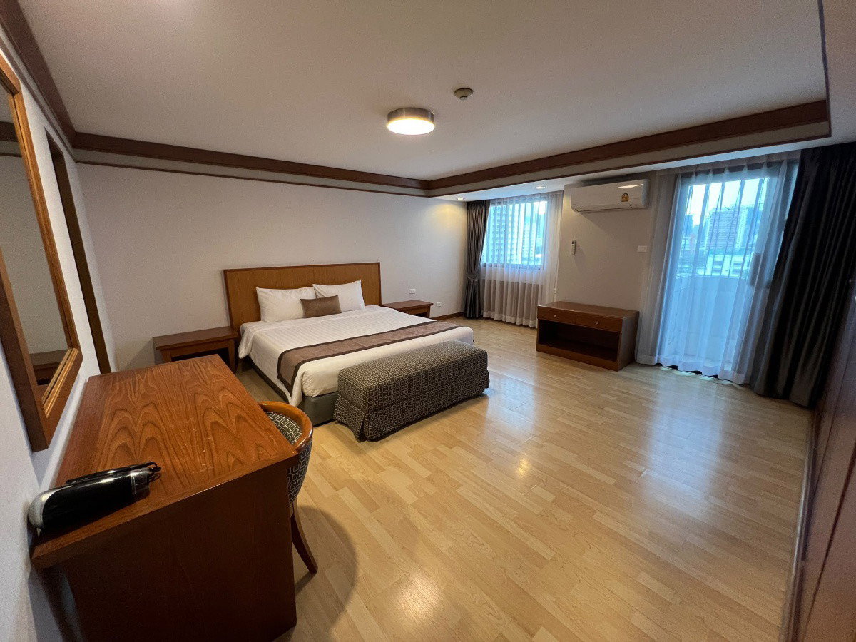 picture United Tower Thonglor | Spacious 2-Bedroom Fully Furnished Apartment for Rent - 8/12